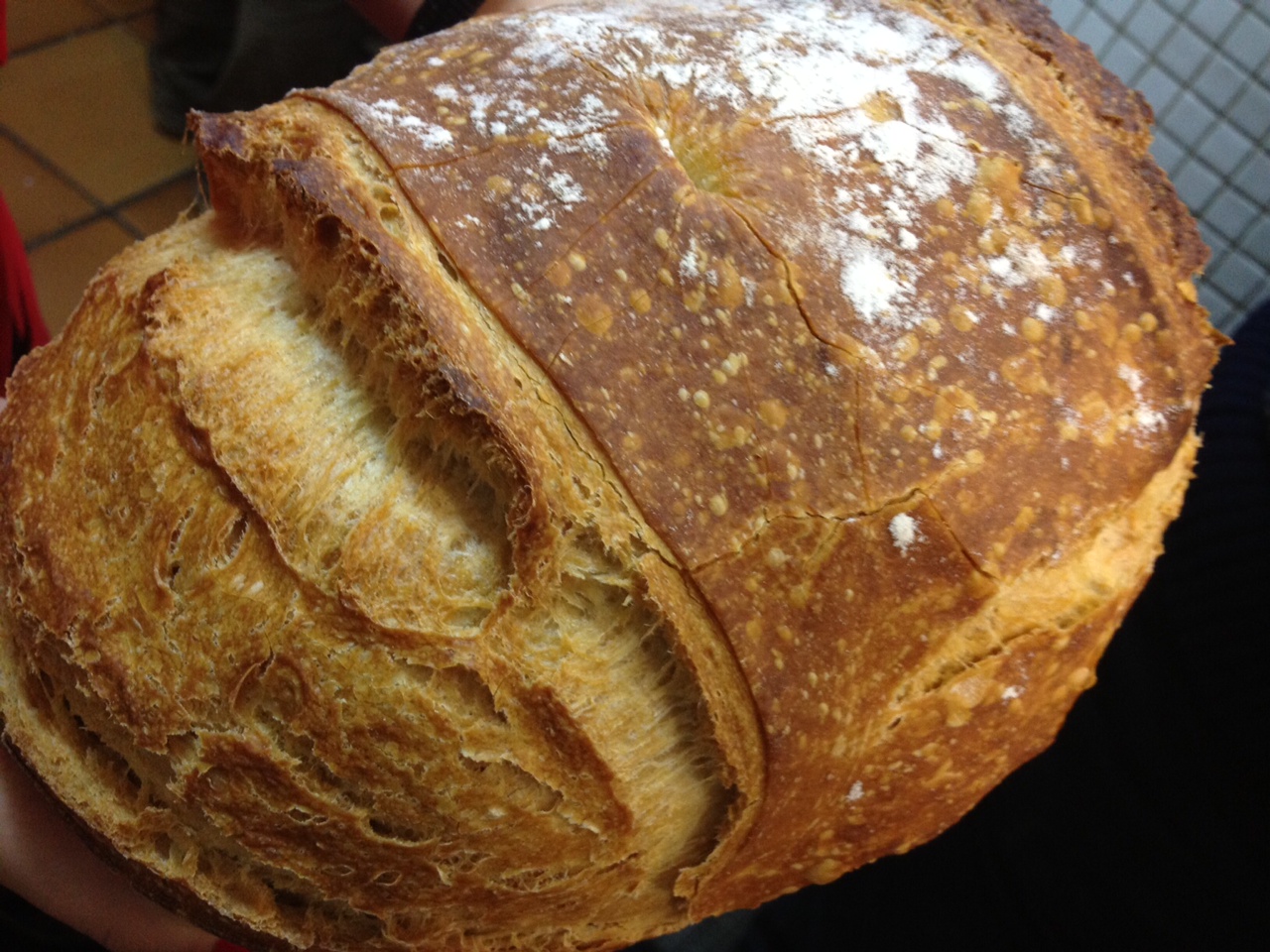 Pan elaborado con cuatro harinas que se sirve en el restaurante Etxanobe