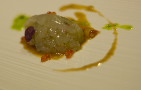 Tartar de gambas con salsa de lemongrass