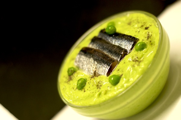 Receta de guacamole de guisantes con anchoas exprés