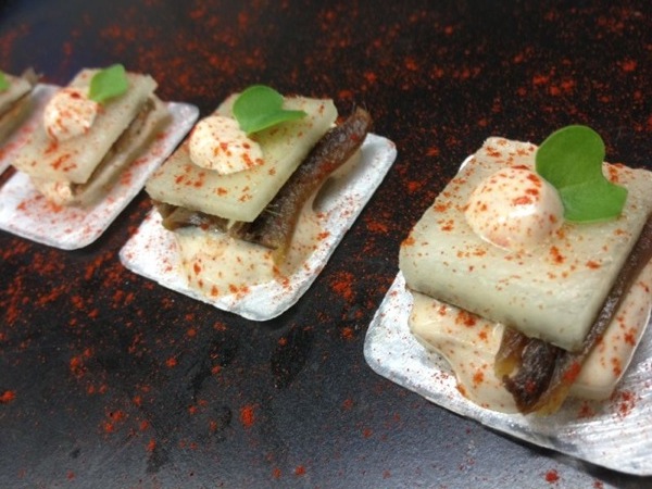 Pincho de anchoa con melón