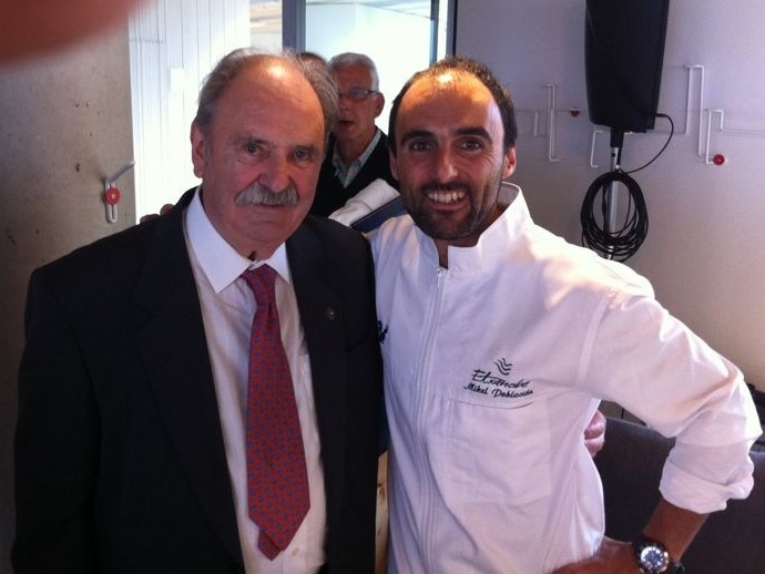 Lui Irizar y Mikel Población